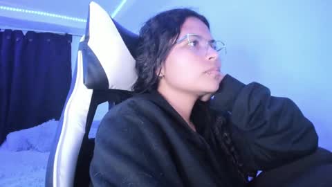  Lady  online show from March 4, 6:47 am