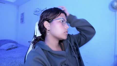  Lady  online show from December 20, 2:40 am