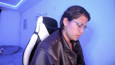  Lady  online show from February 3, 6:22 am