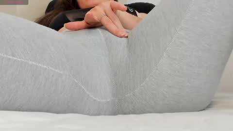  Danna................. online show from December 9, 2:06 pm