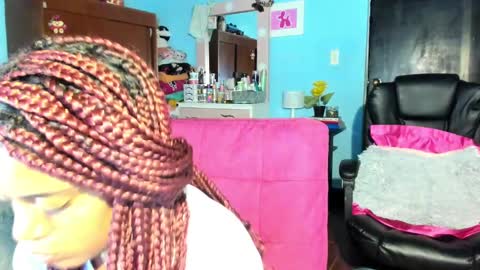 Snapshot of ladydanniela chatting on December 4, 10:08 pm leidy daniela online show from December 4, 10:08 pm