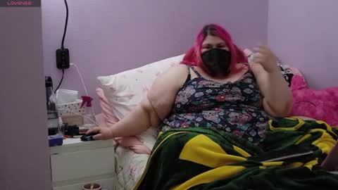 ladykitsunebig online show from May 28, 7:00 pm
