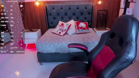 LADY  online show from November 24, 7:35 pm