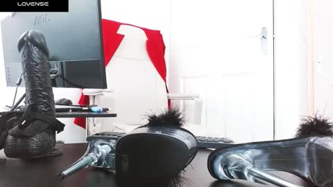 Snapshot of ladyperfection chatting on October 10, 5:45 pm MistressMILA online show from October 10, 5:45 pm