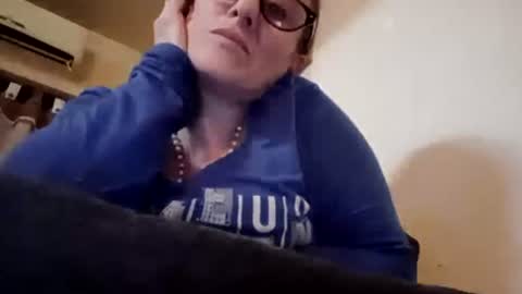 Snapshot of ladyro15 chatting on August 3, 4:33 am ladyro15 online show from August 3, 4:33 am