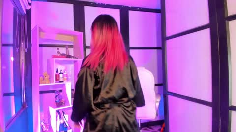 Lady  online show from January 14, 3:43 am