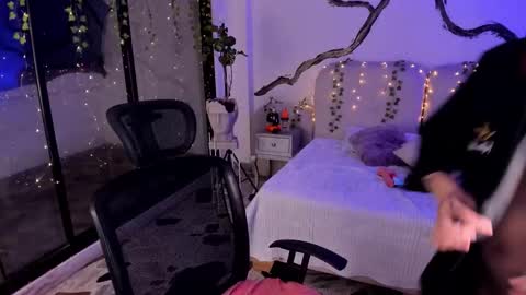 Lady  online show from October 31, 5:08 am