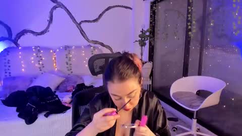 Lady  online show from November 1, 4:36 am