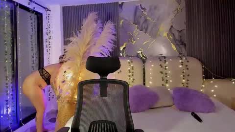 Lady  online show from February 28, 5:19 am