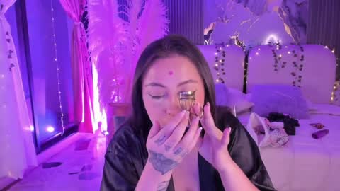 Lady  online show from March 27, 6:30 am