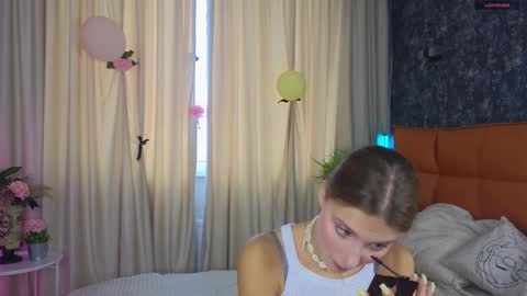 Snapshot of lafeti chatting on September 19, 7:10 am Lilia online show from September 19, 7:10 am