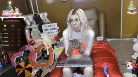 Skinnygirl online show from December 19, 1:50 am