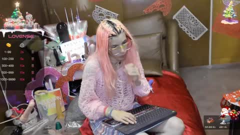 Skinnygirl online show from February 5, 1:15 am