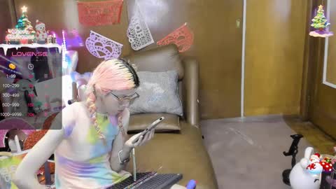 Skinnygirl online show from February 22, 4:29 am