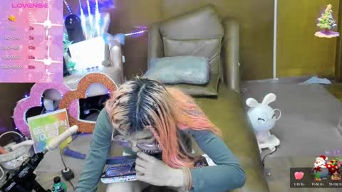 Skinnygirl online show from September 25, 9:40 pm