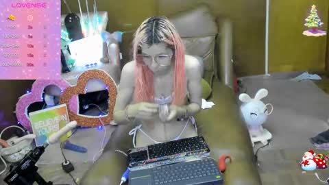 Skinnygirl online show from October 8, 12:08 am