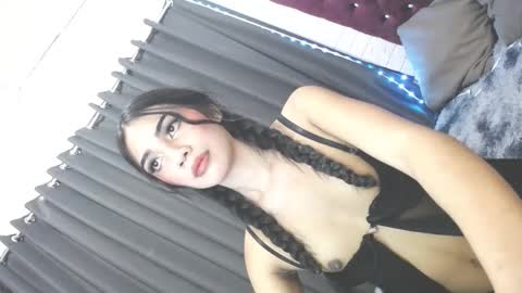 Snapshot of lahermosa_manika69 chatting on January 25, 7:49 am MANIKA online show from January 25, 7:49 am