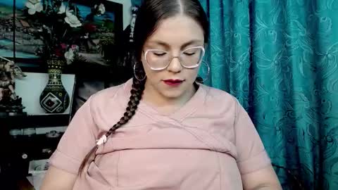 laia_hadid online show from February 15, 12:29 am