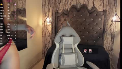 Laia online show from January 3, 6:24 pm