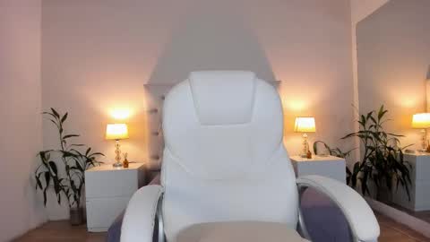 Laia  online show from March 9, 3:38 pm