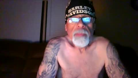 Snapshot of laidbackluxury chatting on May 19, 1:56 am laidbackluxury online show from May 19, 1:56 am