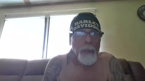 Snapshot of laidbackluxury chatting on June 3, 3:39 pm laidbackluxury online show from June 3, 3:39 pm