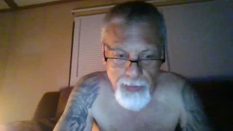 Snapshot of laidbackluxury chatting on June 15, 7:43 am laidbackluxury online show from June 15, 7:43 am