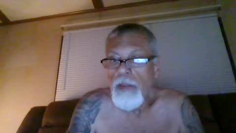 Snapshot of laidbackluxury chatting on June 19, 3:44 am laidbackluxury online show from June 19, 3:44 am