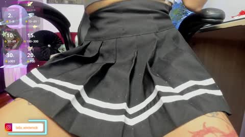 Snapshot of laila_angel chatting on December 12, 2:37 am laila_angel online show from December 12, 2:37 am