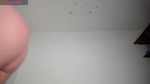 Leila Laly online show from December 6, 4:03 am