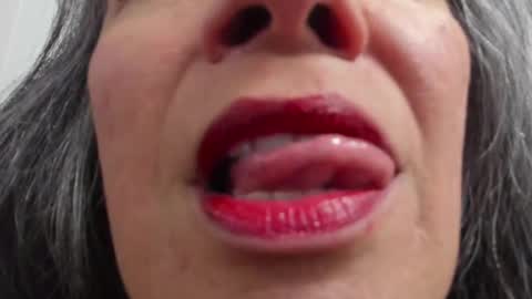 Lailacastillo online show from February 11, 11:10 am