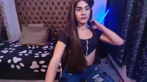 Camila online show from April 14, 8:59 pm