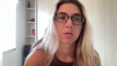 Snapshot of lailayourangel chatting on December 19, 5:20 pm lailayourangel online show from December 19, 5:20 pm