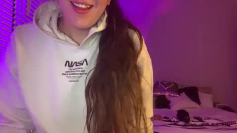 Lainey online show from January 16, 4:16 am