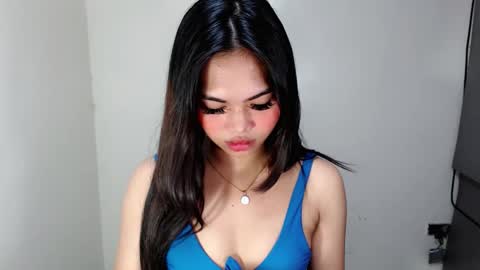 Snapshot of laire_allure chatting on April 6, 5:41 am laire online show from April 6, 5:41 am