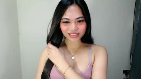 Snapshot of laire_allure chatting on April 25, 6:05 am laire online show from April 25, 6:05 am