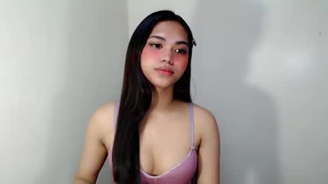 Snapshot of laire_allure chatting on May 13, 6:22 am laire online show from May 13, 6:22 am