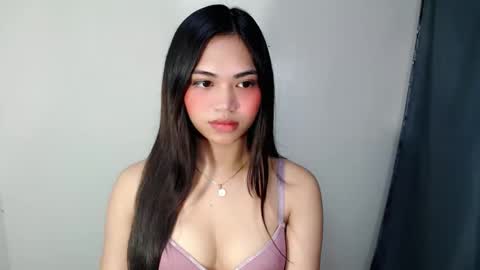 Snapshot of laire_allure chatting on May 19, 6:09 am laire online show from May 19, 6:09 am