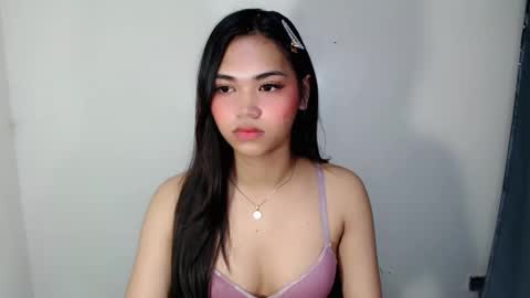 Snapshot of laire_allure chatting on May 20, 7:03 am laire online show from May 20, 7:03 am