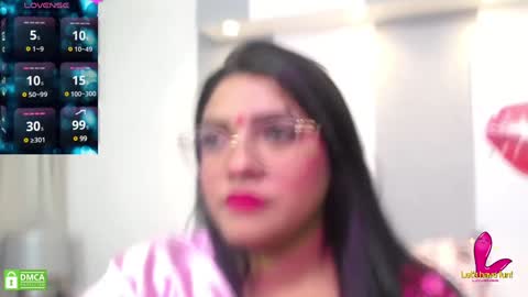 Snapshot of lakshmirani617378 chatting on February 7, 2:29 am Laskhmirani online show from February 7, 2:29 am