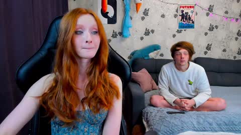 Snapshot of laksmrrr chatting on February 3, 9:30 am Lu  Alex online show from February 3, 9:30 am