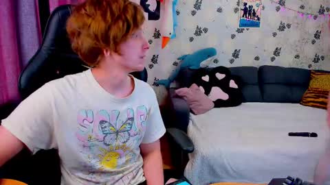 Snapshot of laksmrrr chatting on February 16, 11:38 am Lu  Alex online show from February 16, 11:38 am