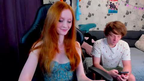 Snapshot of laksmrrr chatting on March 5, 9:27 am Lu  Alex online show from March 5, 9:27 am