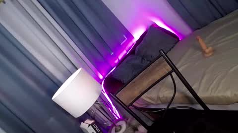 Elle 3 online show from January 22, 2:59 am