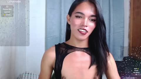 Snapshot of lala_moves chatting on June 4, 1:28 pm Joxie online show from June 4, 1:28 pm