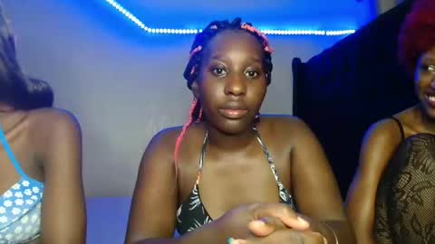 Snapshot of lalisa_manobal chatting on April 16, 3:24 pm Lalisa online show from April 16, 3:24 pm