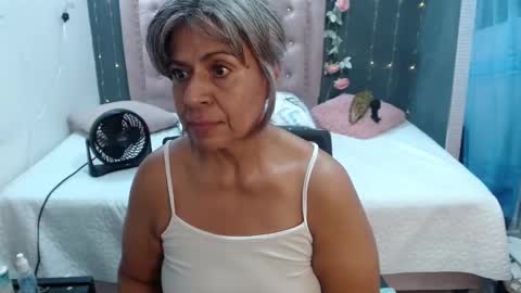 Snapshot of lalisha_96 chatting on February 9, 9:17 pm lalisha online show from February 9, 9:17 pm