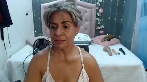 Snapshot of lalisha_96 chatting on February 15, 1:10 am lalisha online show from February 15, 1:10 am