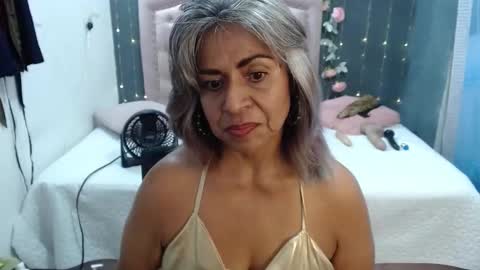 Snapshot of lalisha_96 chatting on February 15, 6:44 pm lalisha online show from February 15, 6:44 pm