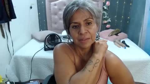 Snapshot of lalisha_96 chatting on February 16, 2:09 am lalisha online show from February 16, 2:09 am